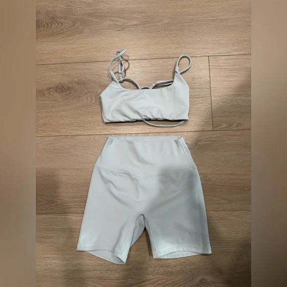 Azur workout set - Picture 1 of 2